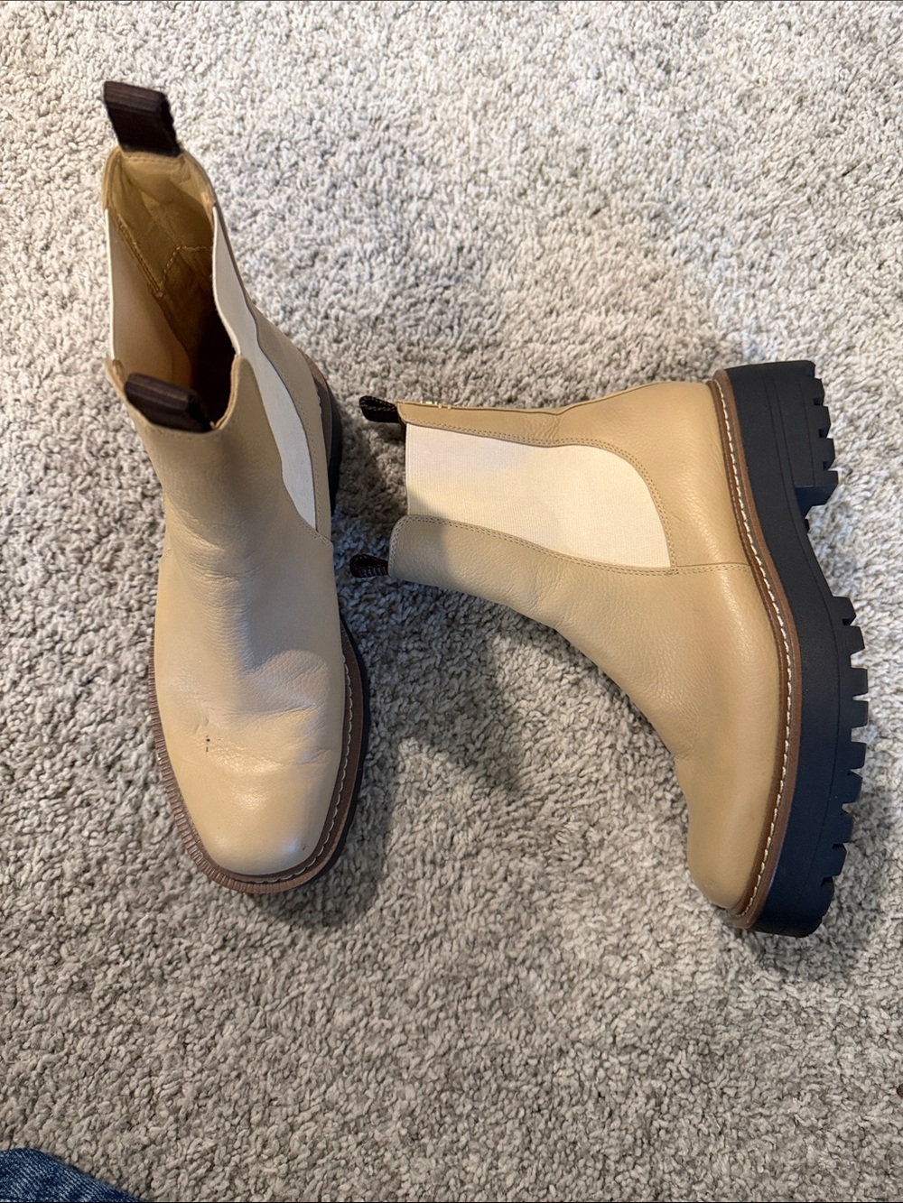 Sam Edelman Chelsea Boots in Beige - Classic Slip-On Workstyle